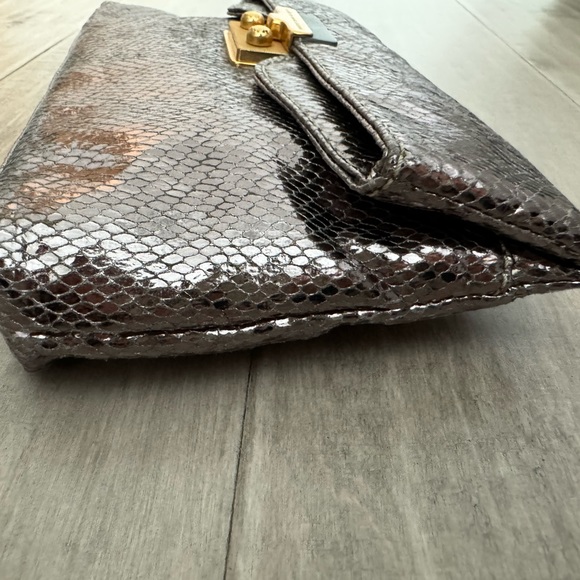 Marc Jacob silver clutch - Picture 2 of 13